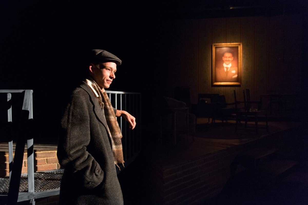 The Glass Menagerie 2014 Production Photo