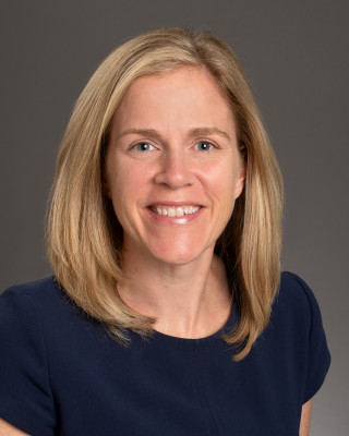 Amanda Ashley headshot
